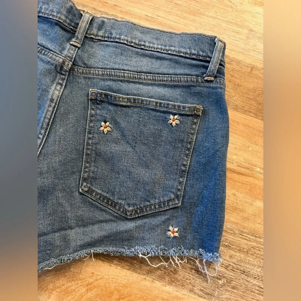 GAP Denim Women's Jean Shorts Size 28 Floral Embroidered 3” Stretch Denim Boho